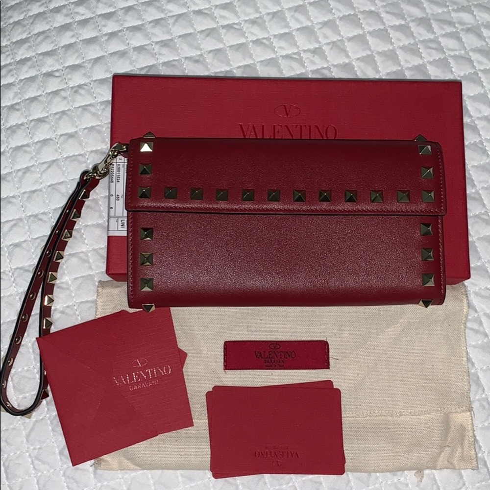 Valentino Garavani Rockstud leather Wristlet